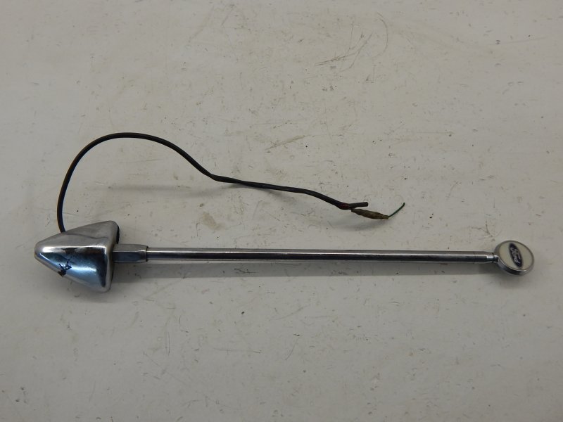 Антенна Ford C-max MK1 AODA 2006 пробег 74511 км
без фишки (габарит на передний бампер) Кемерово (ул. Проездная)