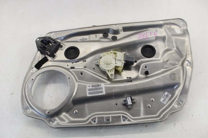 Стеклоподъемник Mercedes-benz C-class S204.241 271.950 2008 Кемерово (ул. Проездная)