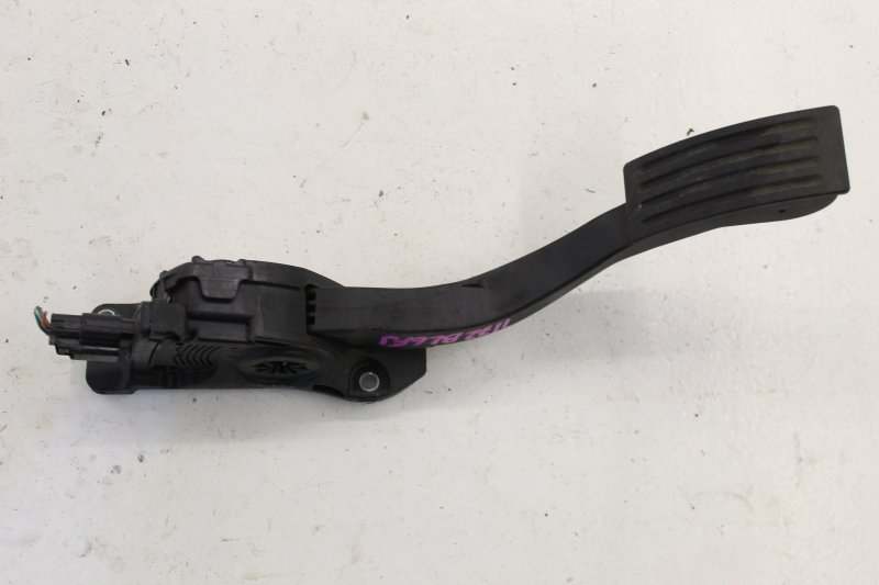 Педаль газа Mazda Axela BL6FJ Z6 2011 Кемерово (ул. Проездная)