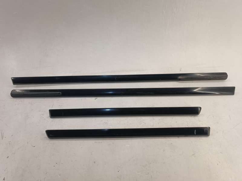 Молдинг на дверь Ford Explorer U251 (1FMEU74) 281 CID 2006 Кемерово (ул. Проездная)