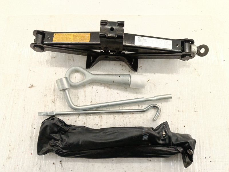 Поддомкратник Mitsubishi Outlander CW5W 4B12 2009 Кемерово (ул. Проездная)