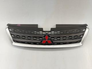 Mitsubishi Outlander решетка радиатора CW5W 4B12 