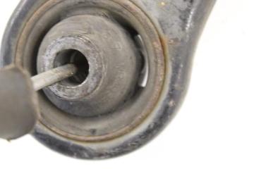 CU4W 4G64 рычаг подвески Airtrek