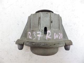 Подушка двигателя Mercedes-benz C-class W204.048 271.860 2010 Оригинал. Пробег  124576 км. Краснодар