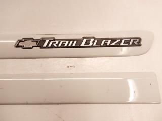 Молдинг на дверь GMT360 LL8 Trailblazer