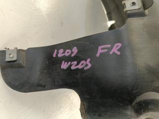 W203 271.940 подкрылок C-class